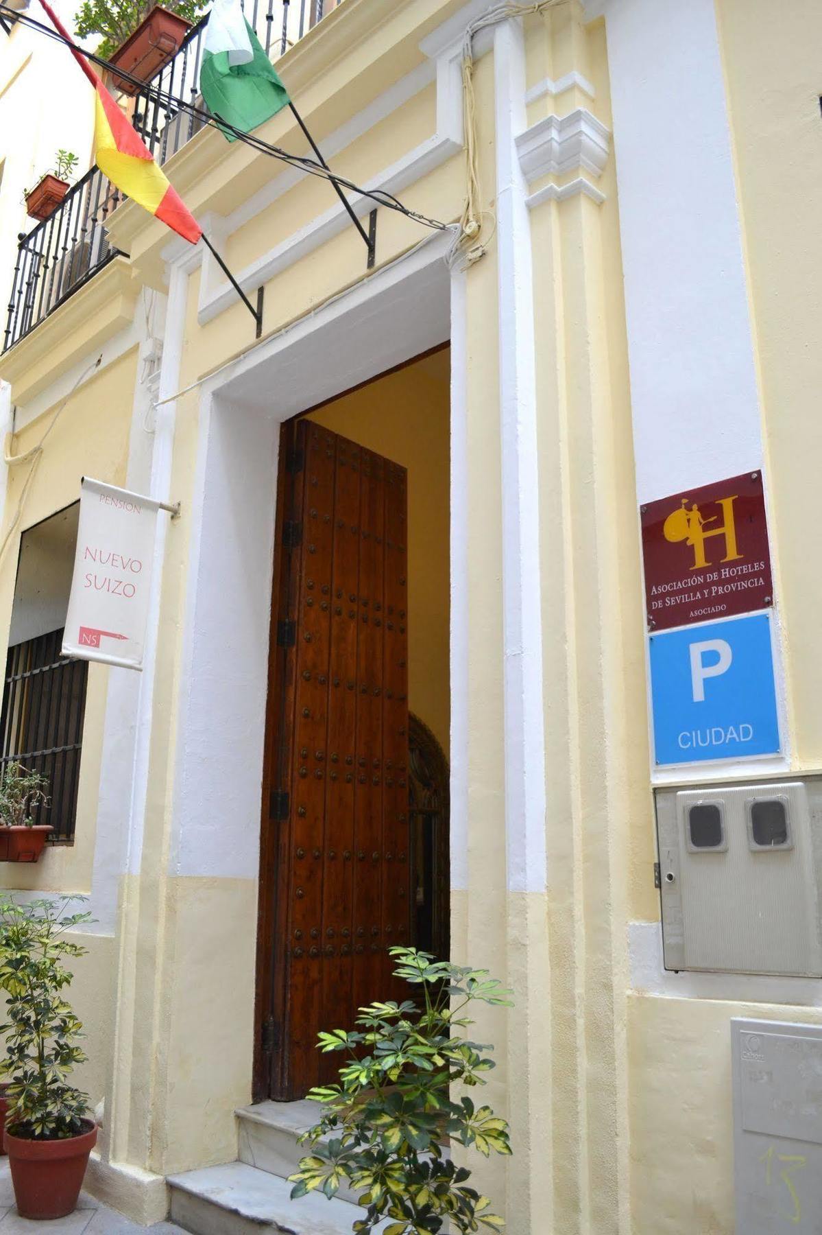 Nuevo Suizo Bed & Breakfast Seville
